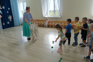 Мой весёлый звонкий мяч Мой весёлый звонкий мяч.